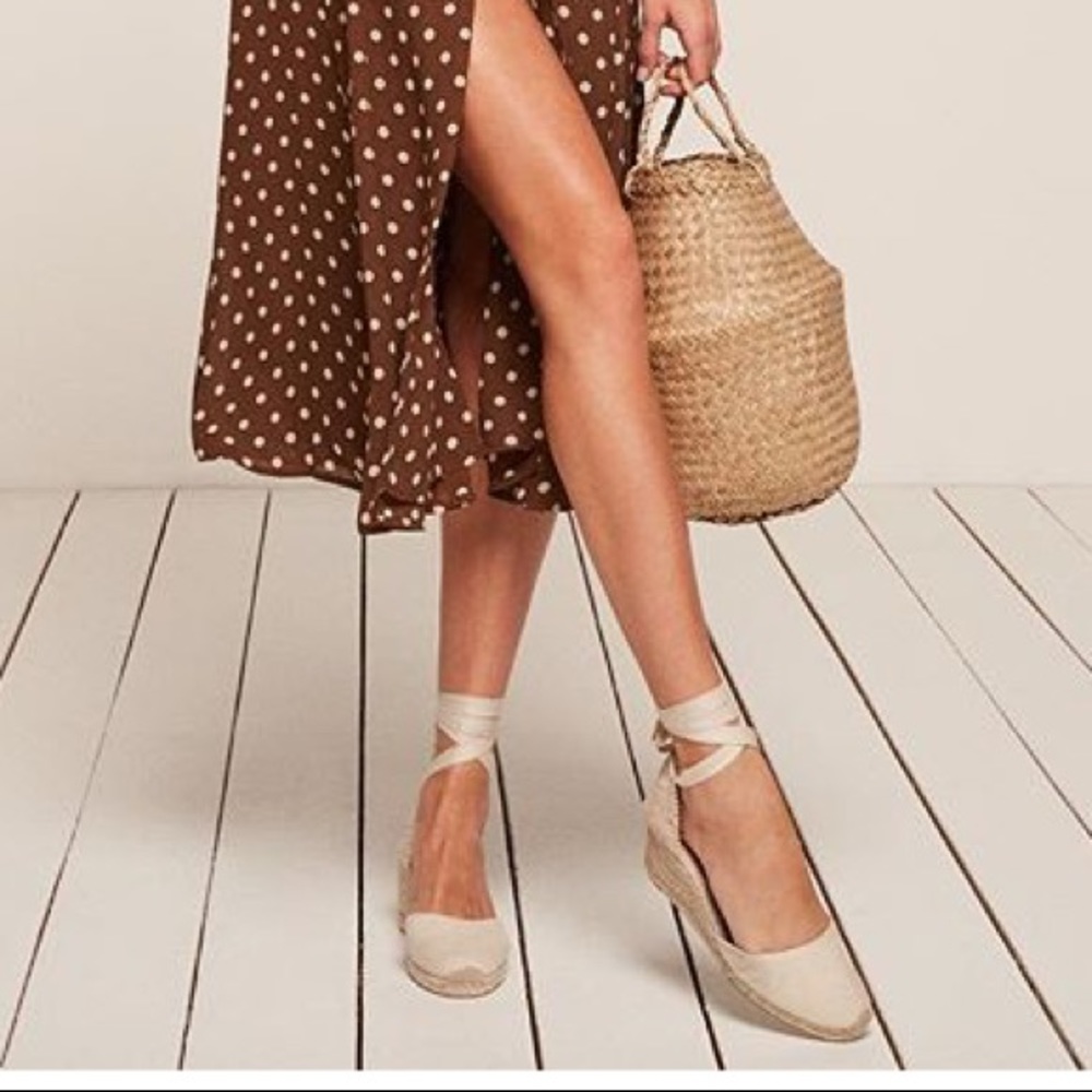 Seagrass Tote Basket PomPom